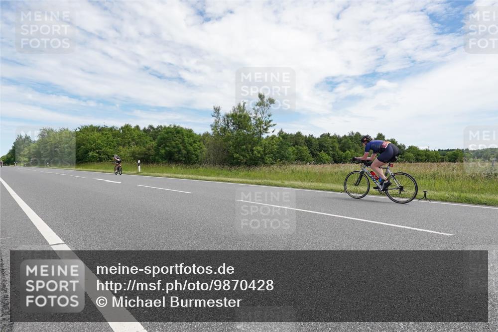 21.06.2026 - Viking Triathlon Michael Burmester http://msf.ph/oto/9870428 21.06.2026 12:11:10 Radfahren 87, 95, 111, 114, 154, 186, 227, 250, 250, 265, 355, 356, 392, 433, 433, 447, 454, 459, 464, 552, 557, 560, 579, 619, 627, 655 meine-sportfotos.de