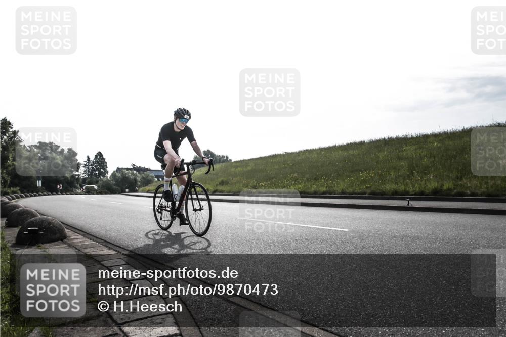 21.06.2026 - 29. Vierlanden-Triathlon H.Heesch http://msf.ph/oto/9870473 21.06.2026 09:12:17 Radfahren 64, 116 meine-sportfotos.de