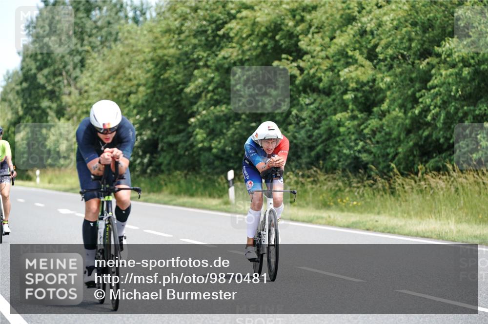 21.06.2026 - Viking Triathlon Michael Burmester http://msf.ph/oto/9870481 21.06.2026 12:34:32 Radfahren 28, 49, 197, 248, 304, 360, 389, 571, 610, 653 meine-sportfotos.de