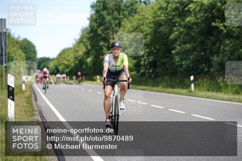 21.06.2026 - Viking Triathlon Michael Burmester http://msf.ph/oto/9870489 21.06.2026 12:34:34 Radfahren 28, 49, 197, 248, 304, 360, 389, 571, 653 meine-sportfotos.de