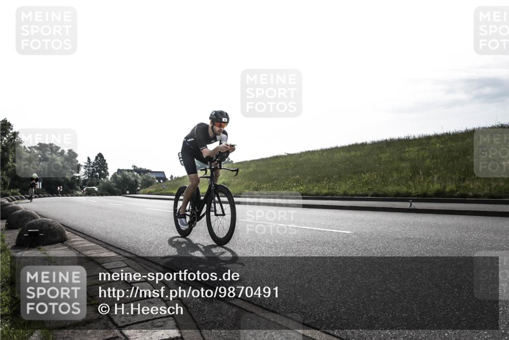 21.06.2026 - 29. Vierlanden-Triathlon H.Heesch http://msf.ph/oto/9870491 21.06.2026 09:12:34 Radfahren 23, 57, 111 meine-sportfotos.de