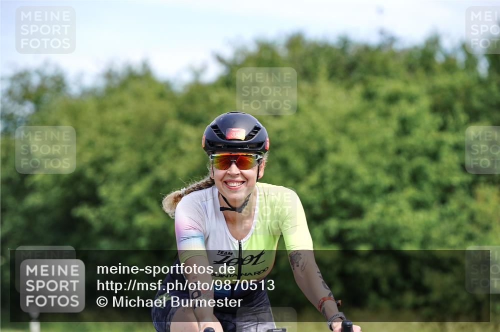 21.06.2026 - Viking Triathlon Michael Burmester http://msf.ph/oto/9870513 21.06.2026 12:34:36 Radfahren 28, 49, 197, 197, 248, 304, 360, 389, 571, 590, 653 meine-sportfotos.de