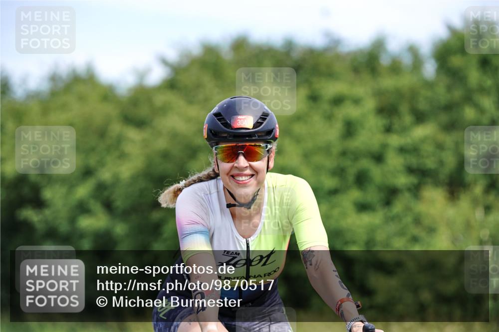21.06.2026 - Viking Triathlon Michael Burmester http://msf.ph/oto/9870517 21.06.2026 12:34:36 Radfahren 28, 49, 197, 197, 248, 304, 360, 389, 571, 590, 653 meine-sportfotos.de
