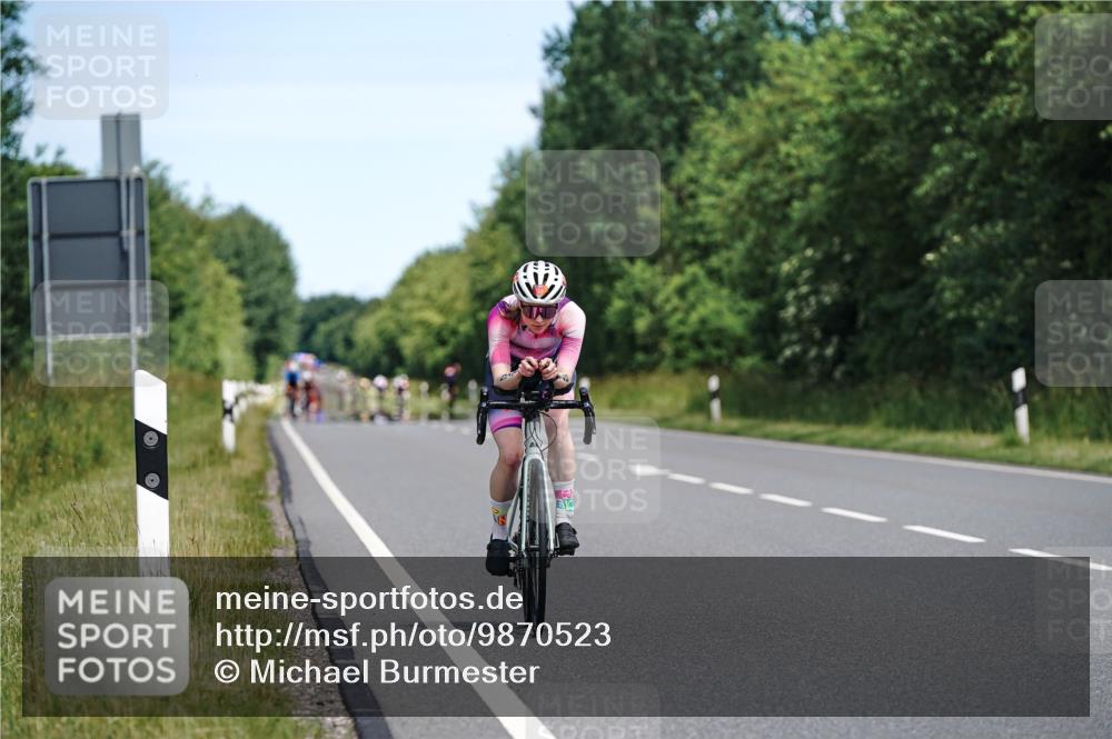 21.06.2026 - Viking Triathlon Michael Burmester http://msf.ph/oto/9870523 21.06.2026 12:34:40 Radfahren 28, 49, 197, 197, 248, 248, 304, 389, 389, 432, 571, 590, 653 meine-sportfotos.de