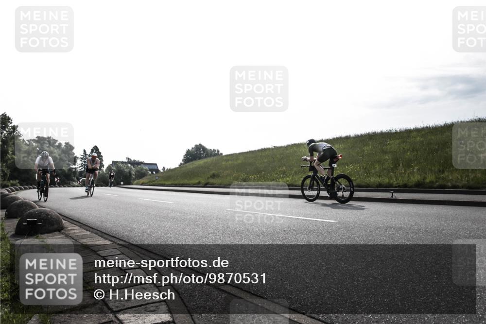 21.06.2026 - 29. Vierlanden-Triathlon H.Heesch http://msf.ph/oto/9870531 21.06.2026 09:12:56 Radfahren 20, 129, 137 meine-sportfotos.de