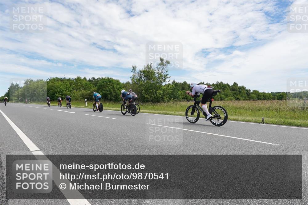 21.06.2026 - Viking Triathlon Michael Burmester http://msf.ph/oto/9870541 21.06.2026 12:11:48 Radfahren 40, 141, 220, 272, 286, 413, 434, 498, 512, 649 meine-sportfotos.de