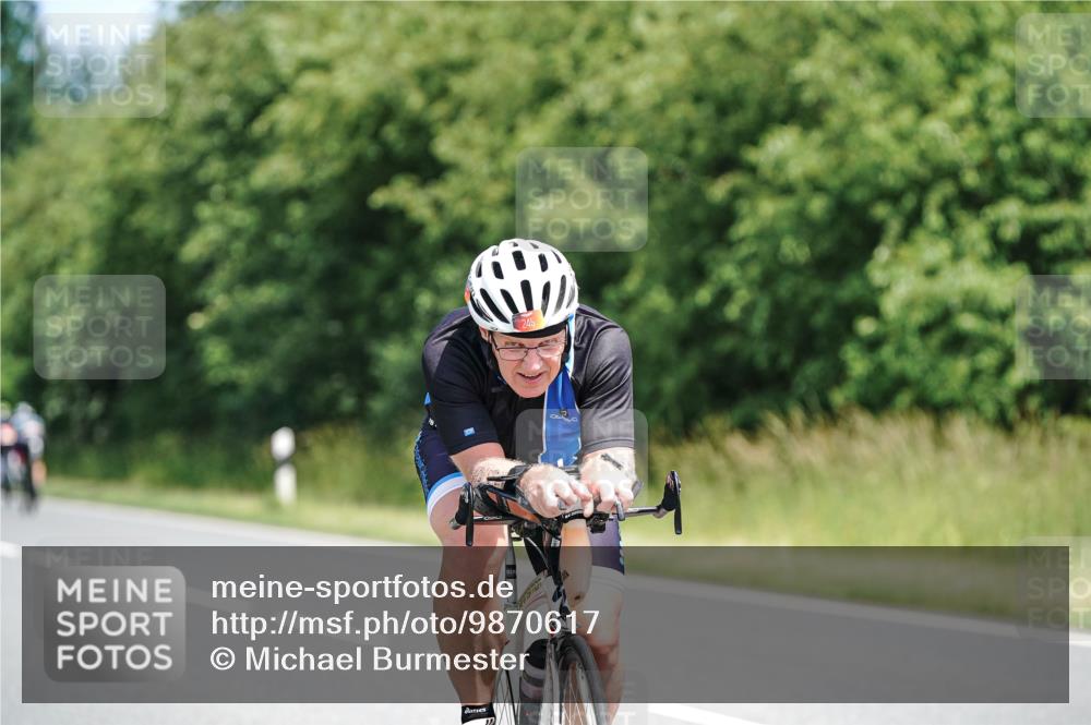 21.06.2026 - Viking Triathlon Michael Burmester http://msf.ph/oto/9870617 21.06.2026 12:35:31 Radfahren 14, 153, 153, 195, 245, 335, 377, 486, 511, 521, 562 meine-sportfotos.de