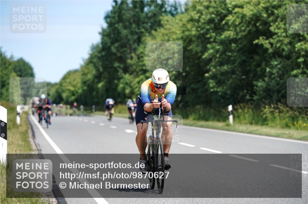21.06.2026 - Viking Triathlon Michael Burmester http://msf.ph/oto/9870627 21.06.2026 12:35:33 Radfahren 14, 37, 153, 153, 245, 335, 377, 486, 511, 521, 562 meine-sportfotos.de