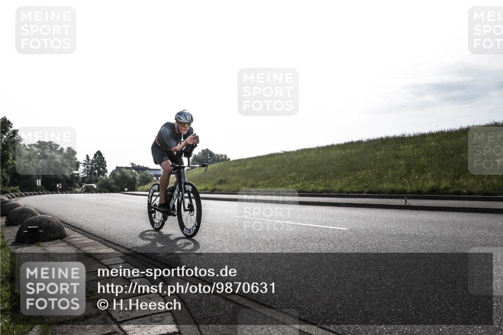 21.06.2026 - 29. Vierlanden-Triathlon H.Heesch http://msf.ph/oto/9870631 21.06.2026 09:14:21 Radfahren 30, 60 meine-sportfotos.de