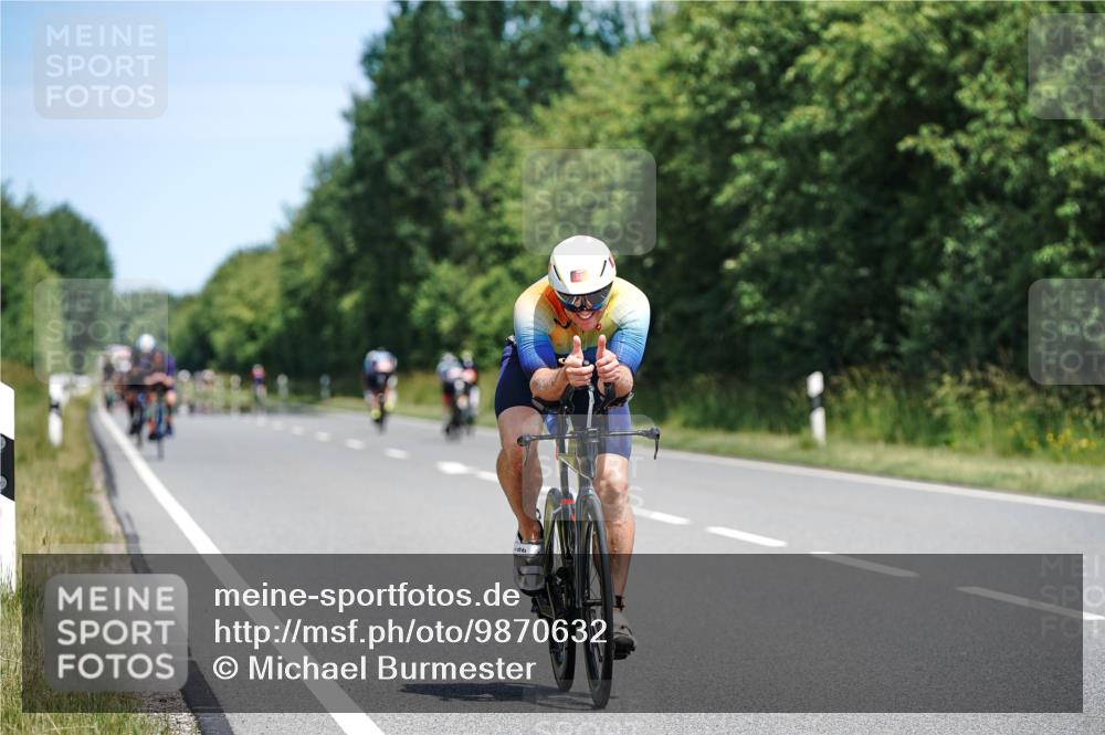 21.06.2026 - Viking Triathlon Michael Burmester http://msf.ph/oto/9870632 21.06.2026 12:35:33 Radfahren 14, 37, 153, 153, 245, 335, 377, 486, 511, 521, 562 meine-sportfotos.de