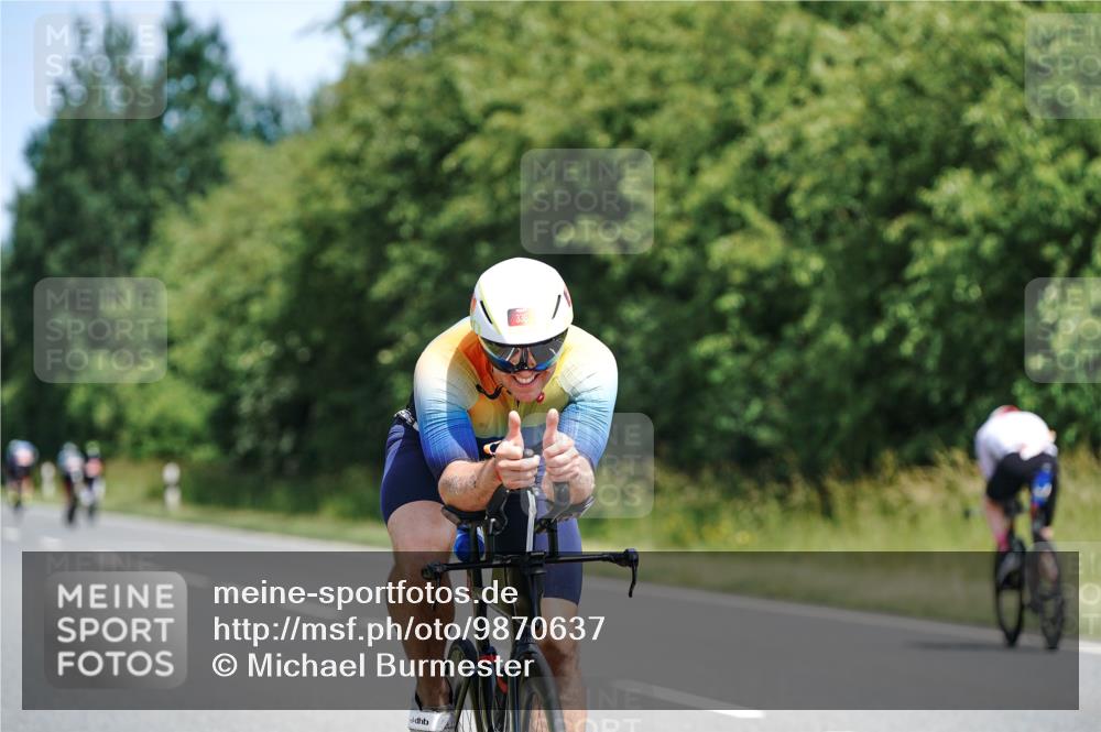 21.06.2026 - Viking Triathlon Michael Burmester http://msf.ph/oto/9870637 21.06.2026 12:35:34 Radfahren 14, 37, 153, 153, 245, 335, 377, 486, 511, 521, 562 meine-sportfotos.de