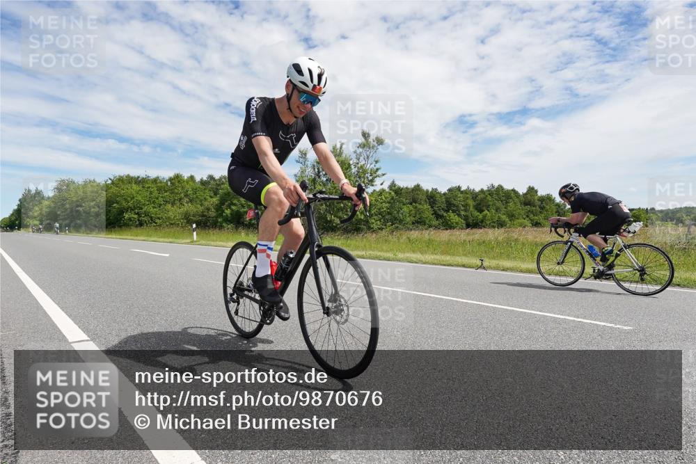 21.06.2026 - Viking Triathlon Michael Burmester http://msf.ph/oto/9870676 21.06.2026 12:12:52 Radfahren 301, 303, 473, 491, 566 meine-sportfotos.de