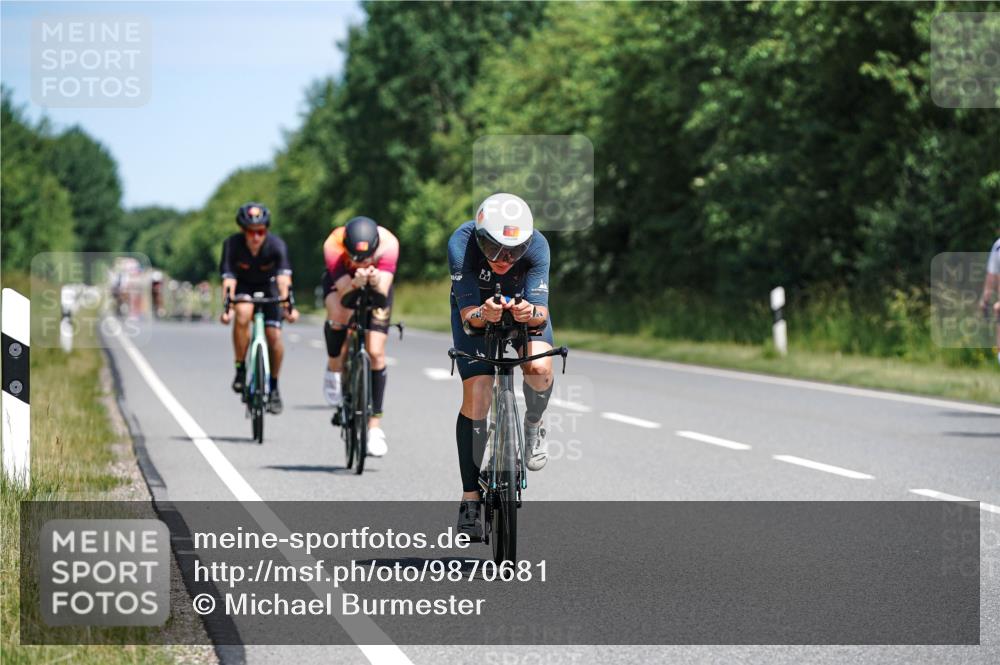 21.06.2026 - Viking Triathlon Michael Burmester http://msf.ph/oto/9870681 21.06.2026 12:35:47 Radfahren 14, 37, 37, 153, 427, 449, 486, 562, 667 meine-sportfotos.de
