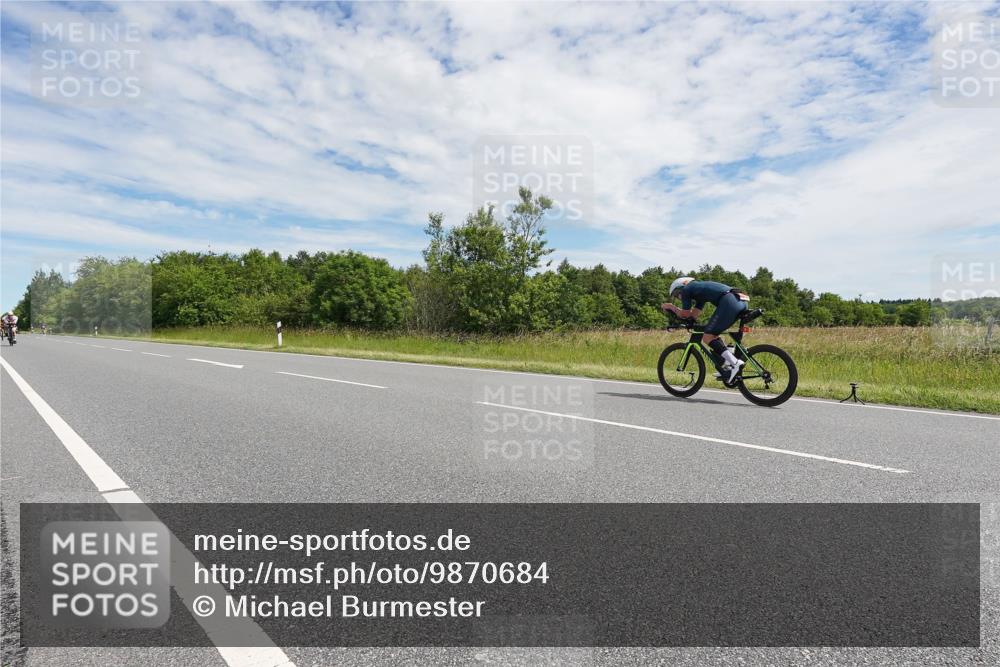 21.06.2026 - Viking Triathlon Michael Burmester http://msf.ph/oto/9870684 21.06.2026 12:13:08 Radfahren 14, 18, 92, 122, 131, 175, 296, 346, 376, 432, 450, 486, 506, 559, 664 meine-sportfotos.de