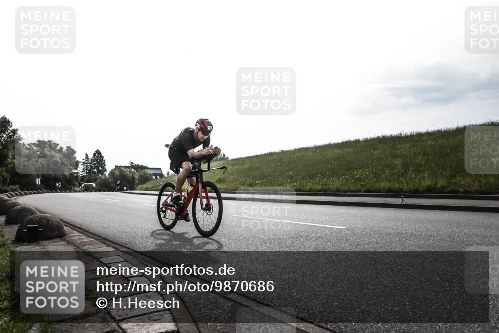 21.06.2026 - 29. Vierlanden-Triathlon H.Heesch http://msf.ph/oto/9870686 21.06.2026 09:15:37 Radfahren 10, 192 meine-sportfotos.de