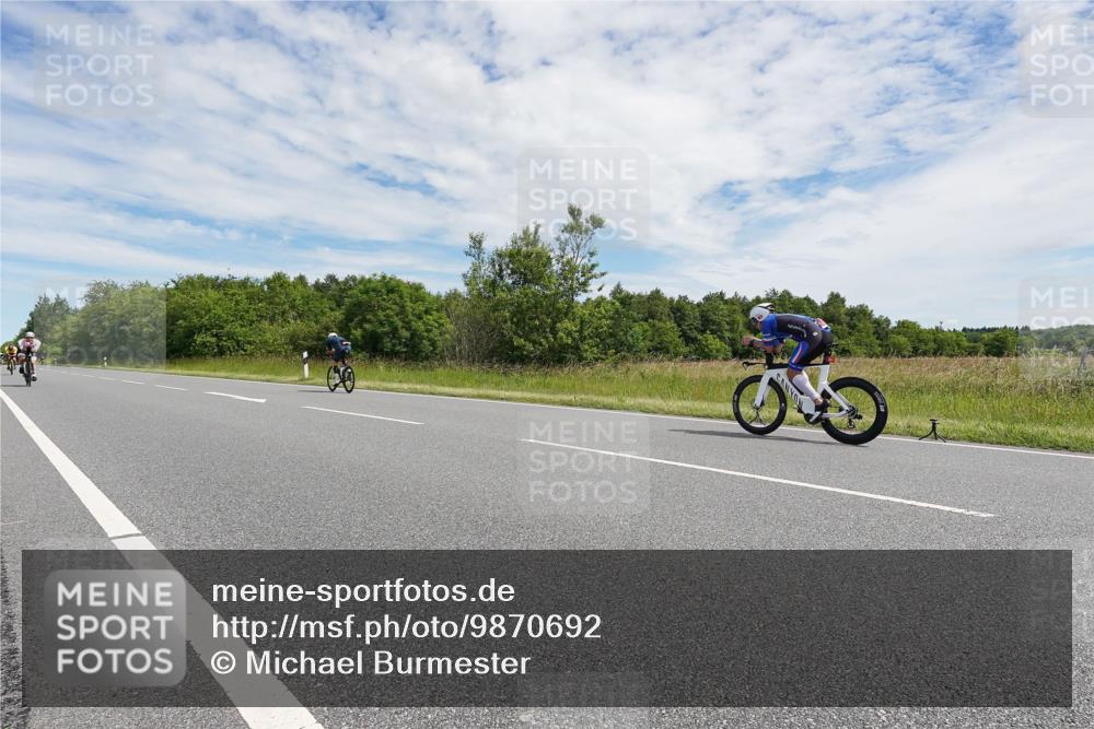 21.06.2026 - Viking Triathlon Michael Burmester http://msf.ph/oto/9870692 21.06.2026 12:13:09 Radfahren 14, 18, 92, 117, 122, 131, 175, 296, 346, 376, 432, 450, 486, 506, 559, 664 meine-sportfotos.de