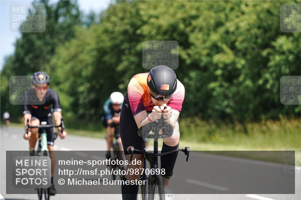 21.06.2026 - Viking Triathlon Michael Burmester http://msf.ph/oto/9870698 21.06.2026 12:35:49 Radfahren 14, 37, 37, 153, 427, 449, 486, 562, 667 meine-sportfotos.de