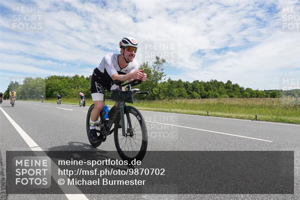 21.06.2026 - Viking Triathlon Michael Burmester http://msf.ph/oto/9870702 21.06.2026 12:13:11 Radfahren 1, 14, 18, 92, 107, 117, 122, 131, 175, 296, 346, 376, 432, 450, 486, 487, 506, 559, 664 meine-sportfotos.de