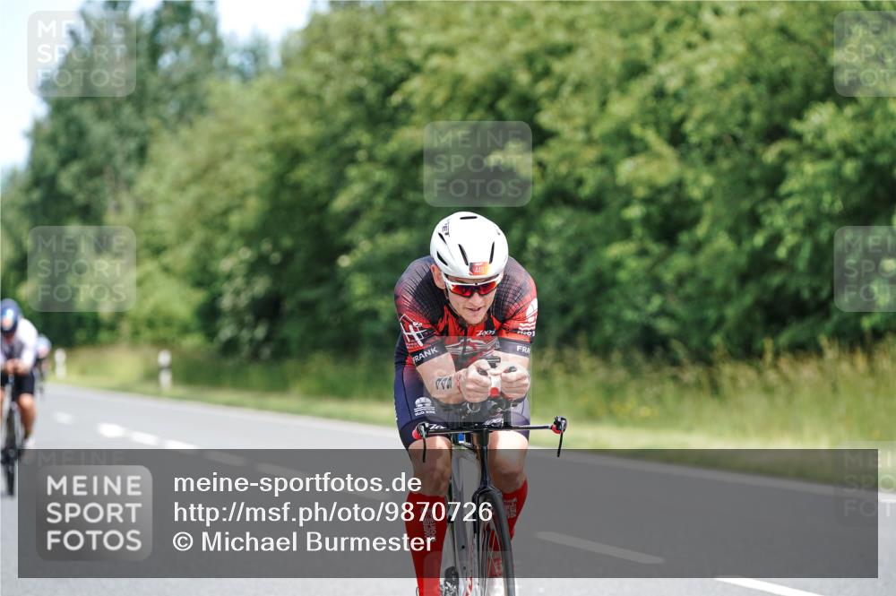 21.06.2026 - Viking Triathlon Michael Burmester http://msf.ph/oto/9870726 21.06.2026 12:36:02 Radfahren 22, 37, 106, 354, 363, 427, 449, 458, 539, 637, 667 meine-sportfotos.de