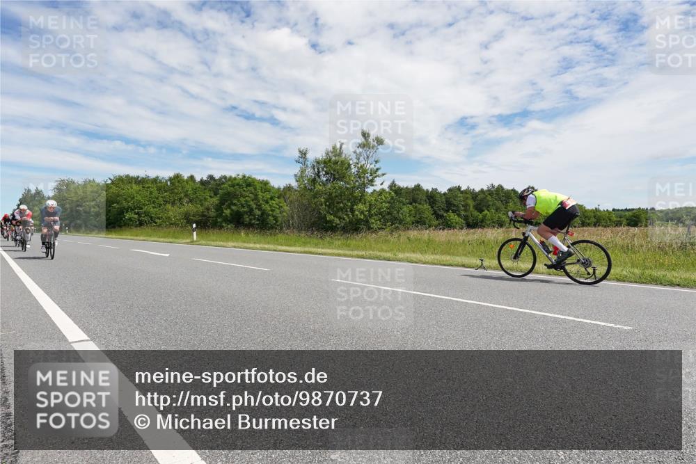 21.06.2026 - Viking Triathlon Michael Burmester http://msf.ph/oto/9870737 21.06.2026 12:13:27 Radfahren 1, 4, 18, 18, 33, 70, 92, 107, 117, 131, 151, 156, 175, 207, 296, 414, 486, 487, 506, 559, 574, 637 meine-sportfotos.de