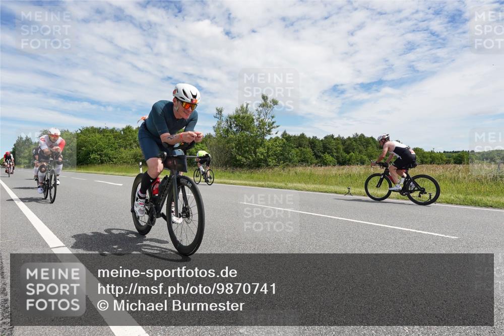 21.06.2026 - Viking Triathlon Michael Burmester http://msf.ph/oto/9870741 21.06.2026 12:13:28 Radfahren 1, 4, 18, 18, 33, 70, 92, 107, 117, 151, 156, 175, 207, 296, 414, 486, 487, 506, 559, 574, 637 meine-sportfotos.de