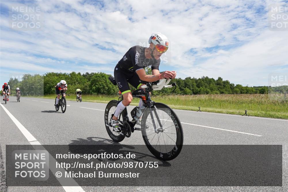21.06.2026 - Viking Triathlon Michael Burmester http://msf.ph/oto/9870755 21.06.2026 12:13:29 Radfahren 1, 4, 18, 18, 33, 70, 92, 107, 117, 151, 156, 175, 207, 296, 414, 486, 487, 506, 574, 637 meine-sportfotos.de