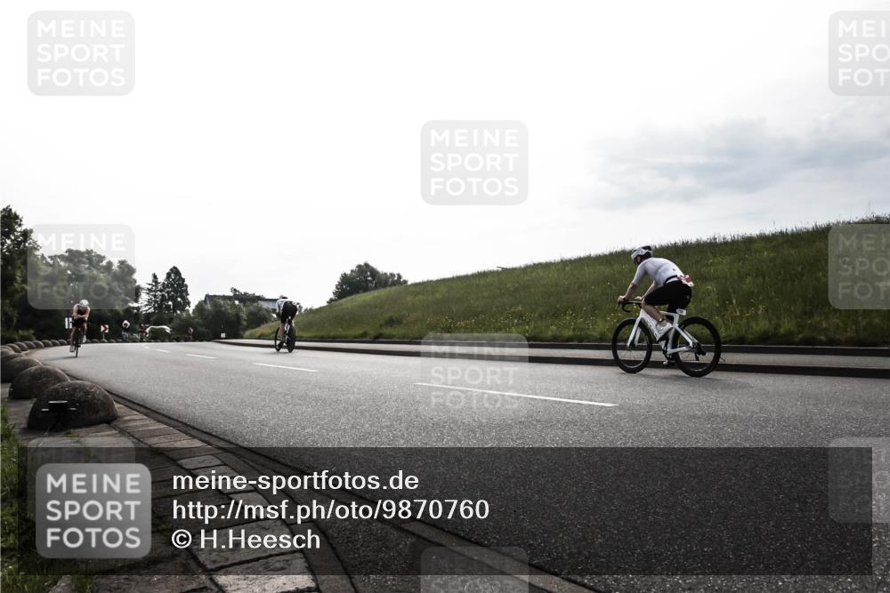 21.06.2026 - 29. Vierlanden-Triathlon H.Heesch http://msf.ph/oto/9870760 21.06.2026 09:17:27 Radfahren 3, 127, 202 meine-sportfotos.de