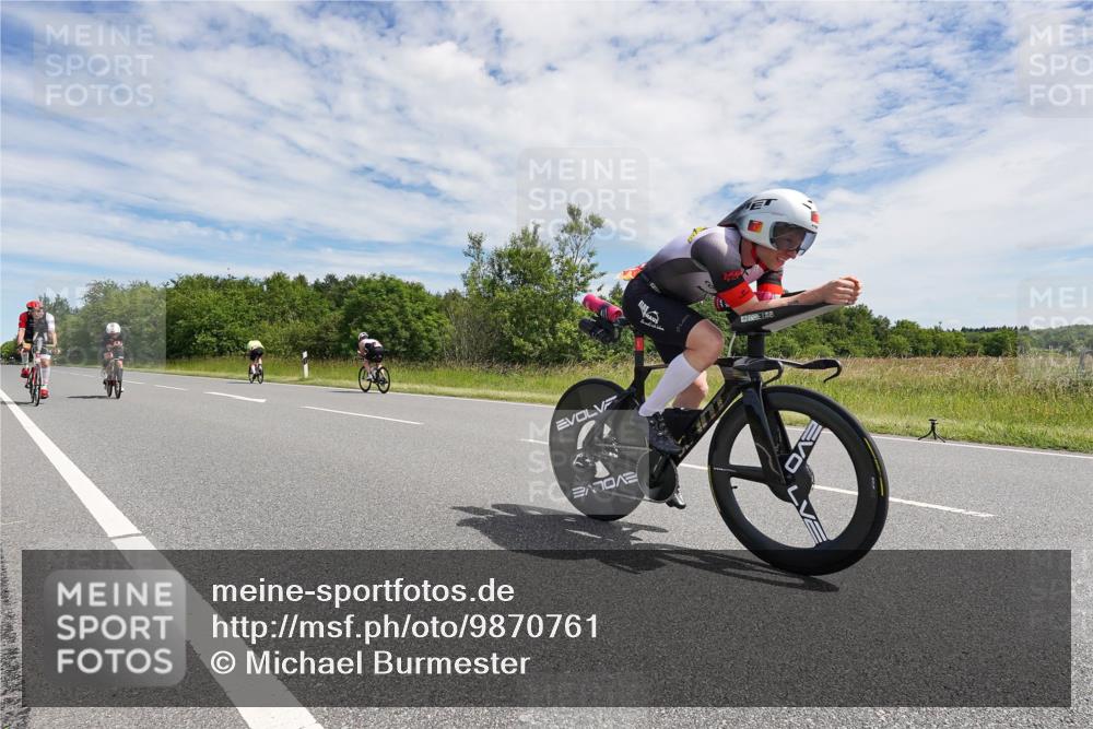 21.06.2026 - Viking Triathlon Michael Burmester http://msf.ph/oto/9870761 21.06.2026 12:13:29 Radfahren 1, 4, 18, 18, 33, 70, 92, 107, 117, 151, 156, 175, 207, 296, 414, 486, 487, 506, 574, 637 meine-sportfotos.de