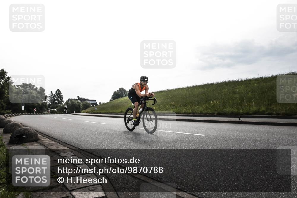 21.06.2026 - 29. Vierlanden-Triathlon H.Heesch http://msf.ph/oto/9870788 21.06.2026 09:17:35 Radfahren 16, 51, 233 meine-sportfotos.de