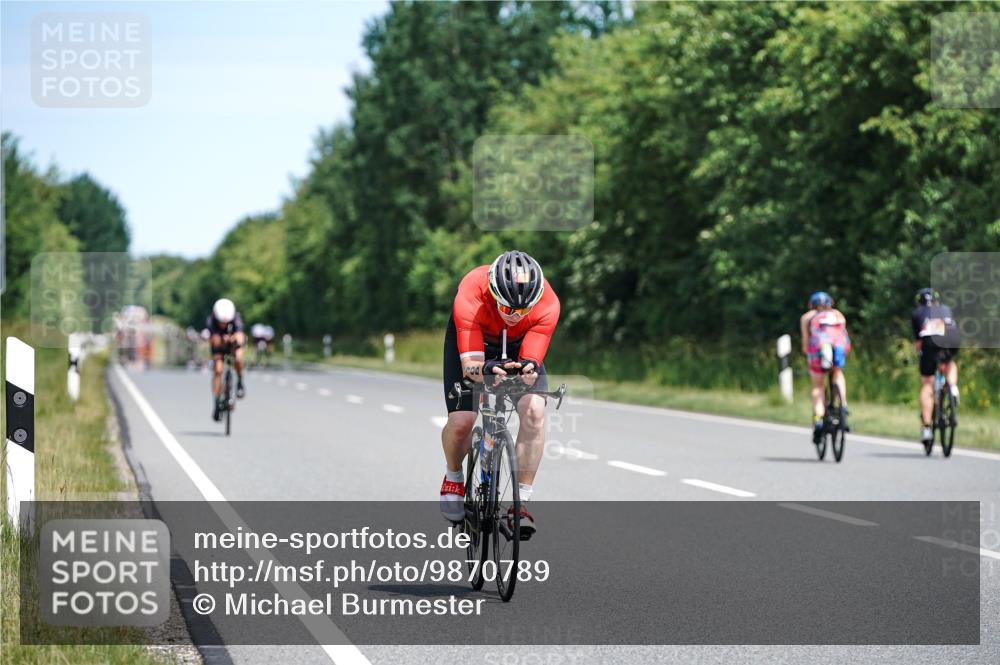 21.06.2026 - Viking Triathlon Michael Burmester http://msf.ph/oto/9870789 21.06.2026 12:36:12 Radfahren 22, 22, 37, 106, 354, 363, 427, 458, 539, 637, 667 meine-sportfotos.de