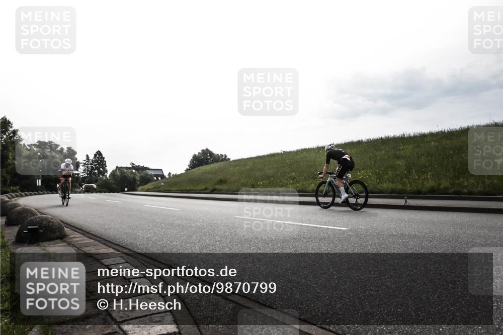 21.06.2026 - 29. Vierlanden-Triathlon H.Heesch http://msf.ph/oto/9870799 21.06.2026 09:17:54 Radfahren 106, 226 meine-sportfotos.de