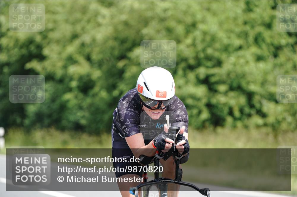 21.06.2026 - Viking Triathlon Michael Burmester http://msf.ph/oto/9870820 21.06.2026 12:36:17 Radfahren 22, 22, 70, 106, 333, 354, 363, 458, 539, 637 meine-sportfotos.de