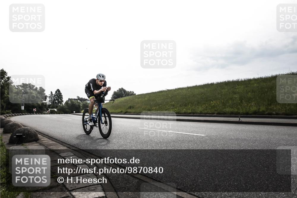 21.06.2026 - 29. Vierlanden-Triathlon H.Heesch http://msf.ph/oto/9870840 21.06.2026 09:18:30 Radfahren 37, 108 meine-sportfotos.de