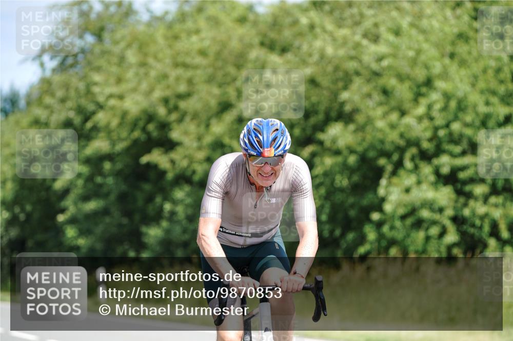 21.06.2026 - Viking Triathlon Michael Burmester http://msf.ph/oto/9870853 21.06.2026 12:37:04 Radfahren 60, 77, 295, 479, 519 meine-sportfotos.de