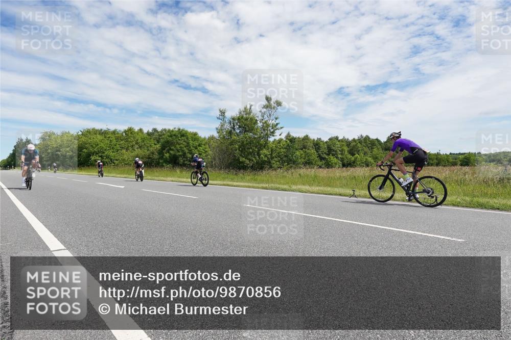 21.06.2026 - Viking Triathlon Michael Burmester http://msf.ph/oto/9870856 21.06.2026 12:14:01 Radfahren 61, 93, 254, 449, 515, 629, 641, 653 meine-sportfotos.de