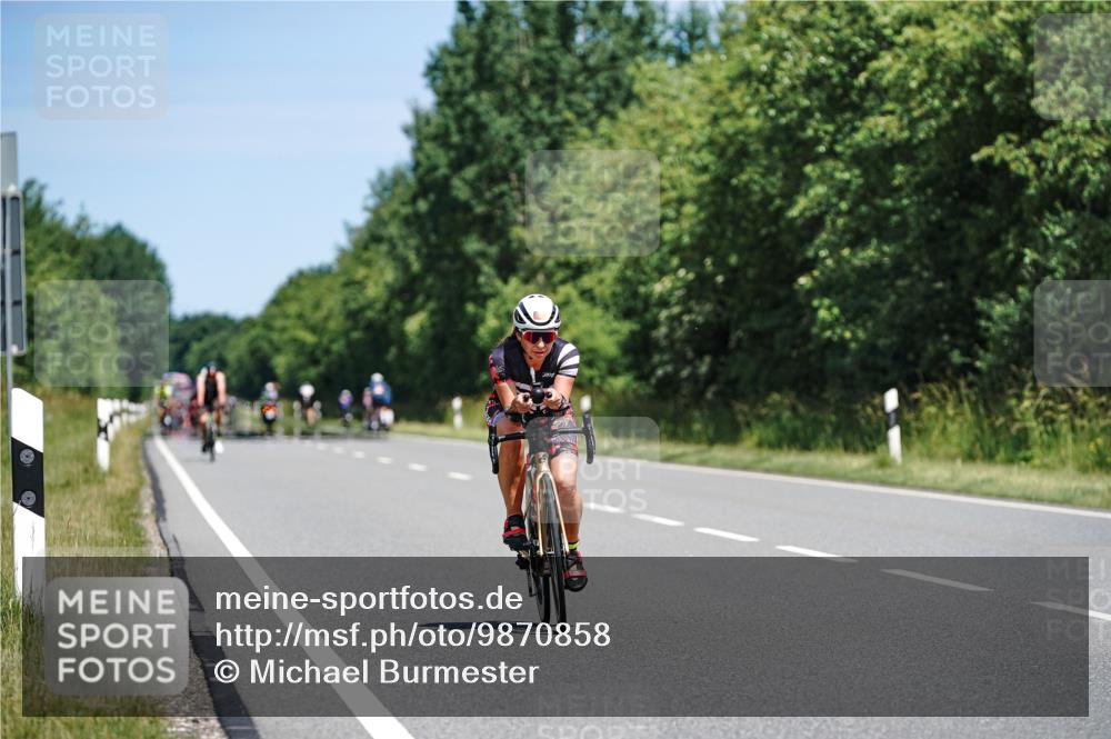 21.06.2026 - Viking Triathlon Michael Burmester http://msf.ph/oto/9870858 21.06.2026 12:37:14 Radfahren 60, 77, 141, 300, 409, 448, 519, 519 meine-sportfotos.de
