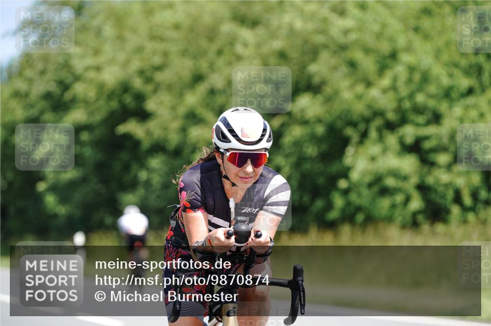 21.06.2026 - Viking Triathlon Michael Burmester http://msf.ph/oto/9870874 21.06.2026 12:37:16 Radfahren 77, 141, 300, 409, 448, 471, 519, 519 meine-sportfotos.de