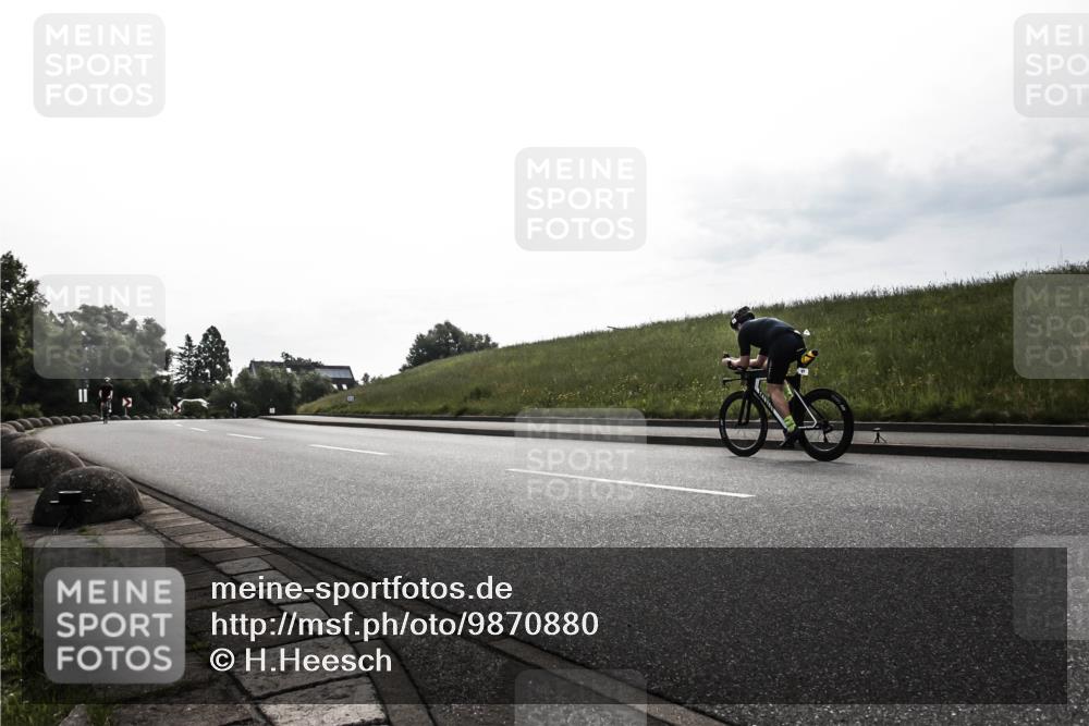 21.06.2026 - 29. Vierlanden-Triathlon H.Heesch http://msf.ph/oto/9870880 21.06.2026 09:18:57 Radfahren 56, 221, 1355 meine-sportfotos.de