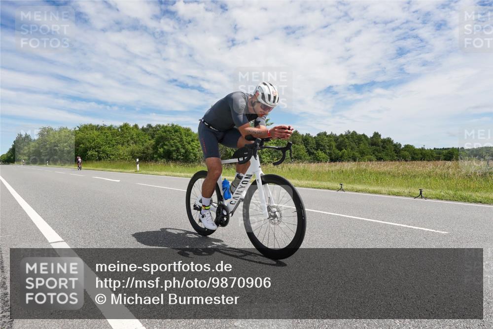 21.06.2026 - Viking Triathlon Michael Burmester http://msf.ph/oto/9870906 21.06.2026 12:14:39 Radfahren 2, 19, 167, 197, 417, 528, 616, 667 meine-sportfotos.de