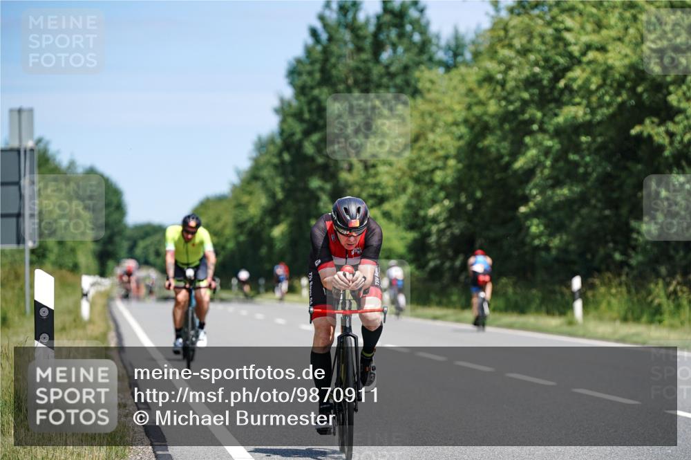 21.06.2026 - Viking Triathlon Michael Burmester http://msf.ph/oto/9870911 21.06.2026 12:37:34 Radfahren 138, 141, 229, 244, 244, 298, 300, 409, 448, 471, 519, 520 meine-sportfotos.de