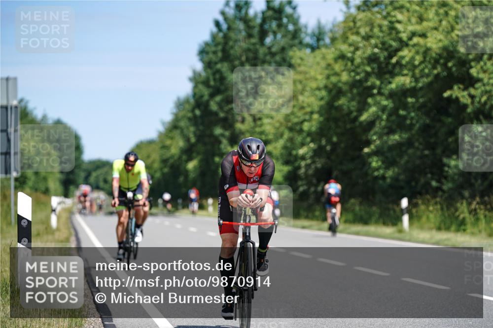 21.06.2026 - Viking Triathlon Michael Burmester http://msf.ph/oto/9870914 21.06.2026 12:37:34 Radfahren 138, 141, 229, 244, 244, 298, 300, 409, 448, 471, 519, 520 meine-sportfotos.de