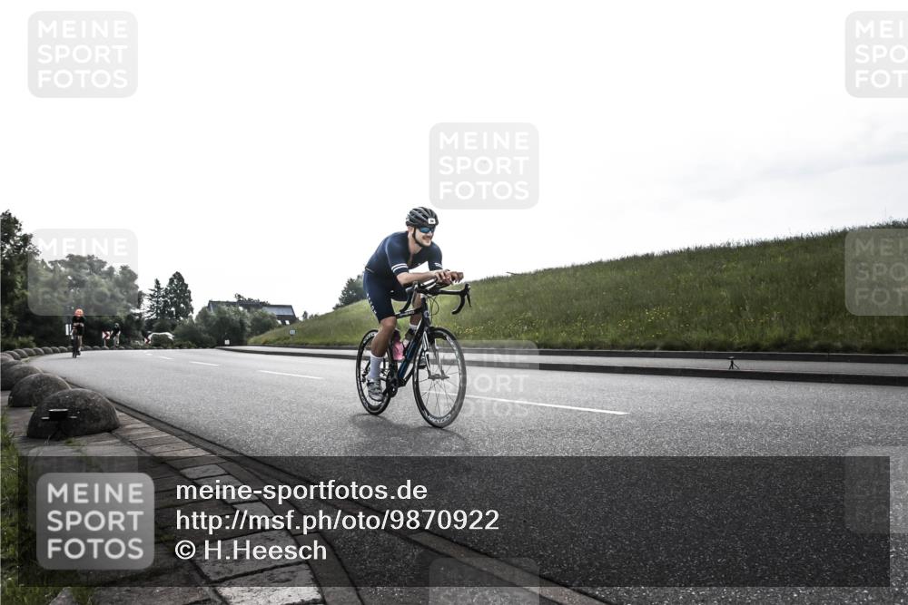 21.06.2026 - 29. Vierlanden-Triathlon H.Heesch http://msf.ph/oto/9870922 21.06.2026 09:19:20 Radfahren 24, 169, 228 meine-sportfotos.de