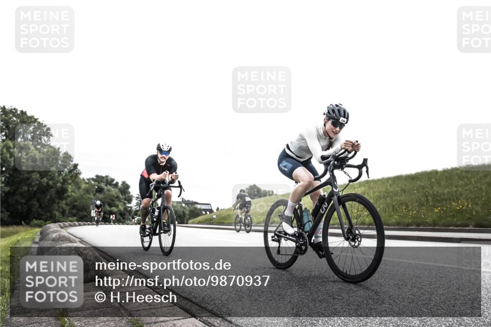 21.06.2026 - 29. Vierlanden-Triathlon H.Heesch http://msf.ph/oto/9870937 21.06.2026 10:32:36 Radfahren 93, 217, 287, 299, 302 meine-sportfotos.de