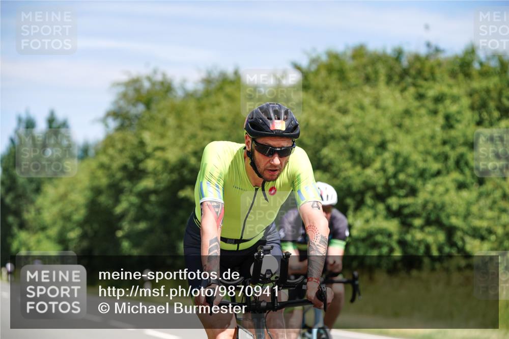 21.06.2026 - Viking Triathlon Michael Burmester http://msf.ph/oto/9870941 21.06.2026 12:37:37 Radfahren 138, 229, 244, 244, 298, 300, 409, 448, 471, 519, 520 meine-sportfotos.de