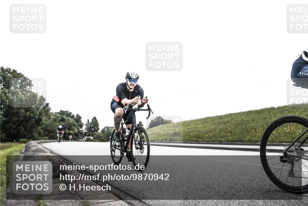 21.06.2026 - 29. Vierlanden-Triathlon H.Heesch http://msf.ph/oto/9870942 21.06.2026 10:32:36 Radfahren 93, 217, 287, 299, 302 meine-sportfotos.de