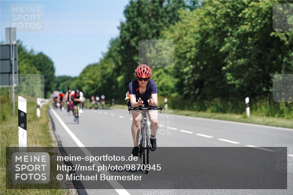 21.06.2026 - Viking Triathlon Michael Burmester http://msf.ph/oto/9870945 21.06.2026 12:37:49 Radfahren 138, 185, 229, 244, 298, 378, 413, 506, 520, 550, 557 meine-sportfotos.de