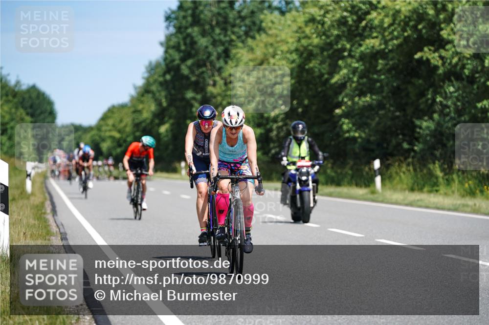 21.06.2026 - Viking Triathlon Michael Burmester http://msf.ph/oto/9870999 21.06.2026 12:37:58 Radfahren 138, 185, 203, 244, 378, 413, 461, 506, 520, 550, 557 meine-sportfotos.de