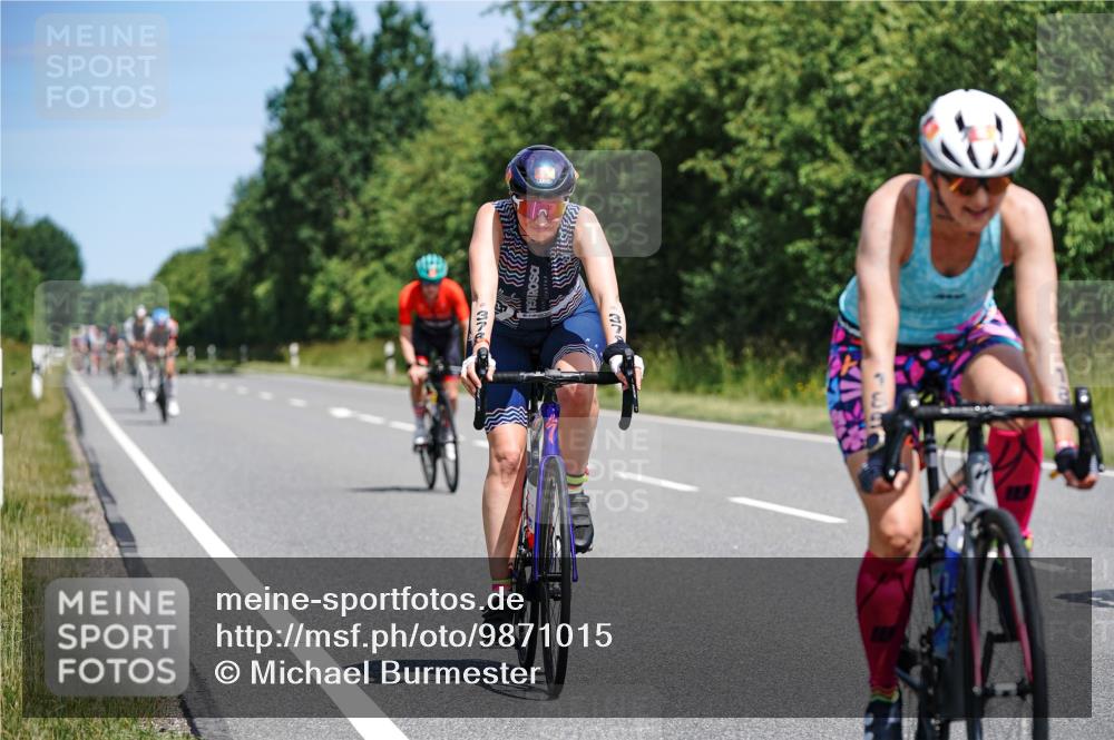 21.06.2026 - Viking Triathlon Michael Burmester http://msf.ph/oto/9871015 21.06.2026 12:38:00 Radfahren 138, 185, 203, 378, 413, 415, 461, 506, 550, 557 meine-sportfotos.de