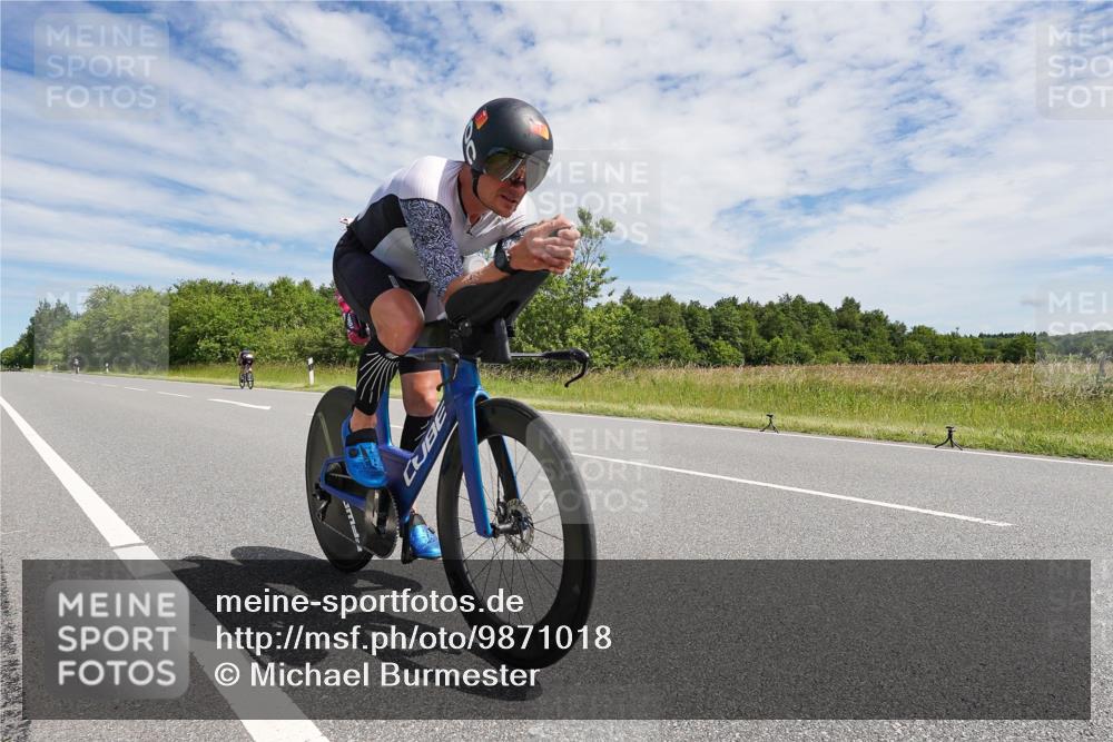 21.06.2026 - Viking Triathlon Michael Burmester http://msf.ph/oto/9871018 21.06.2026 12:15:37 Radfahren 21, 59, 135, 221, 334, 430, 614 meine-sportfotos.de
