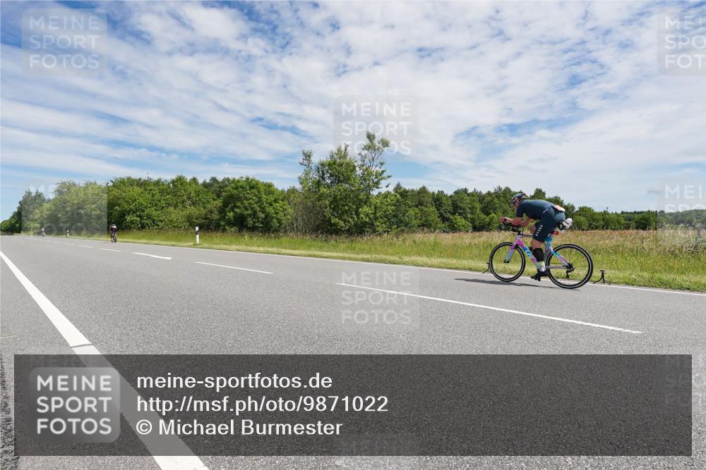 21.06.2026 - Viking Triathlon Michael Burmester http://msf.ph/oto/9871022 21.06.2026 12:15:39 Radfahren 21, 59, 135, 221, 334, 430 meine-sportfotos.de